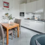 Regina Maris, Wohnung 1
